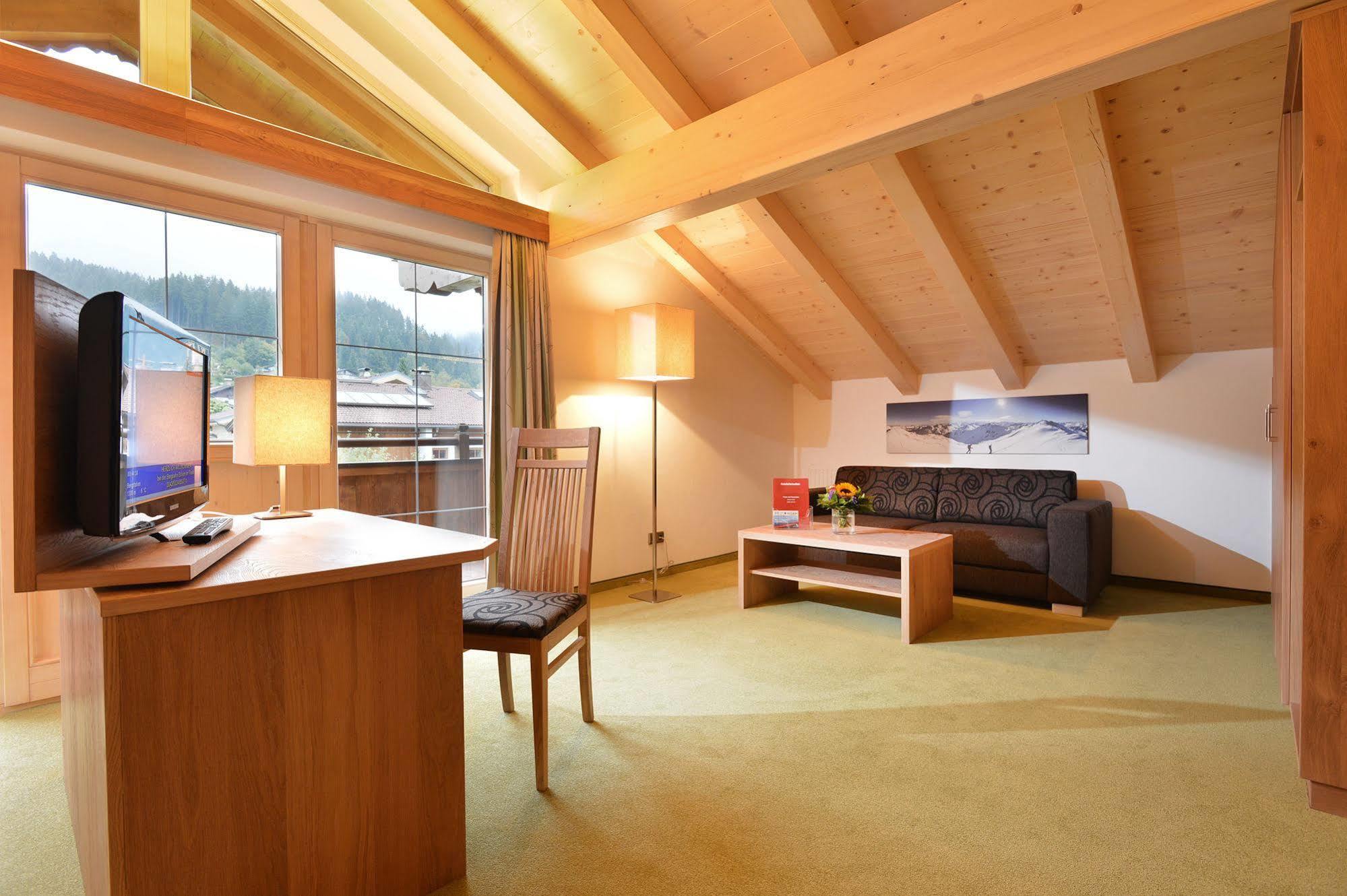 Hotel Reitlwirt บริกเซินอิมทาเล ภายนอก รูปภาพ