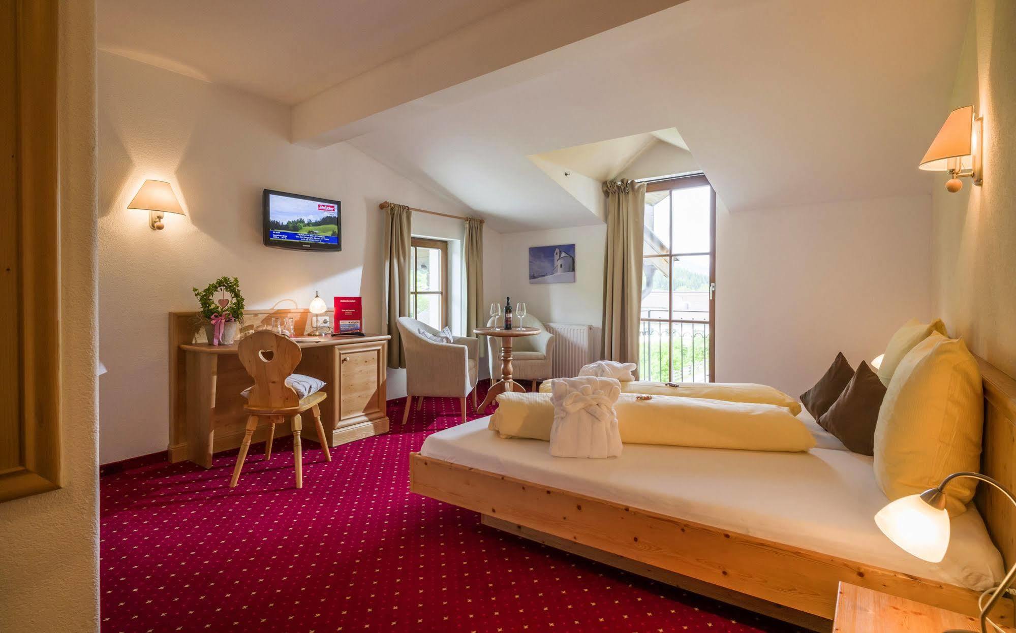 Hotel Reitlwirt บริกเซินอิมทาเล ภายนอก รูปภาพ