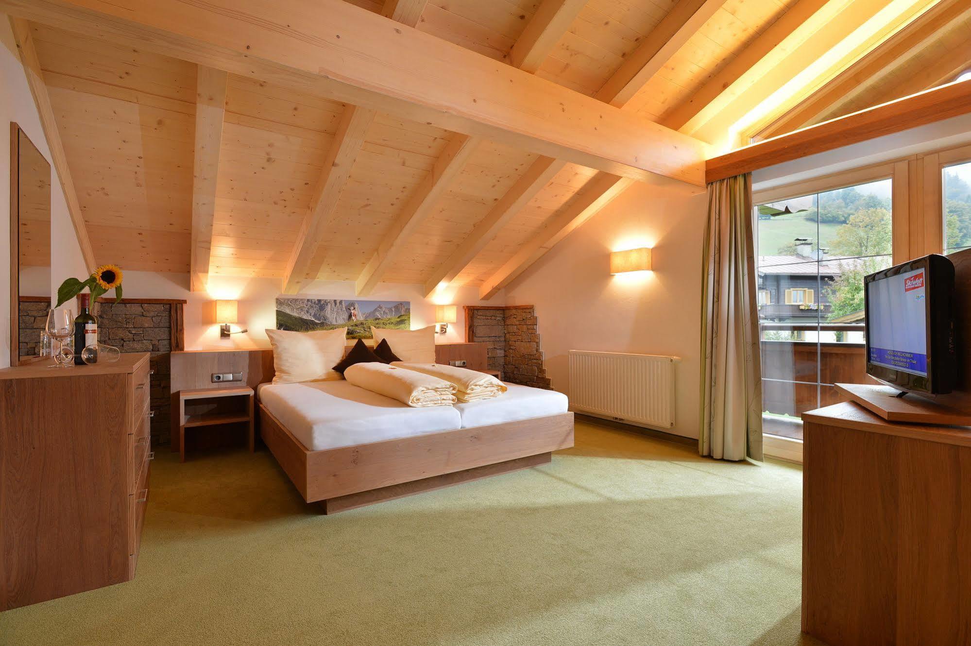 Hotel Reitlwirt บริกเซินอิมทาเล ภายนอก รูปภาพ