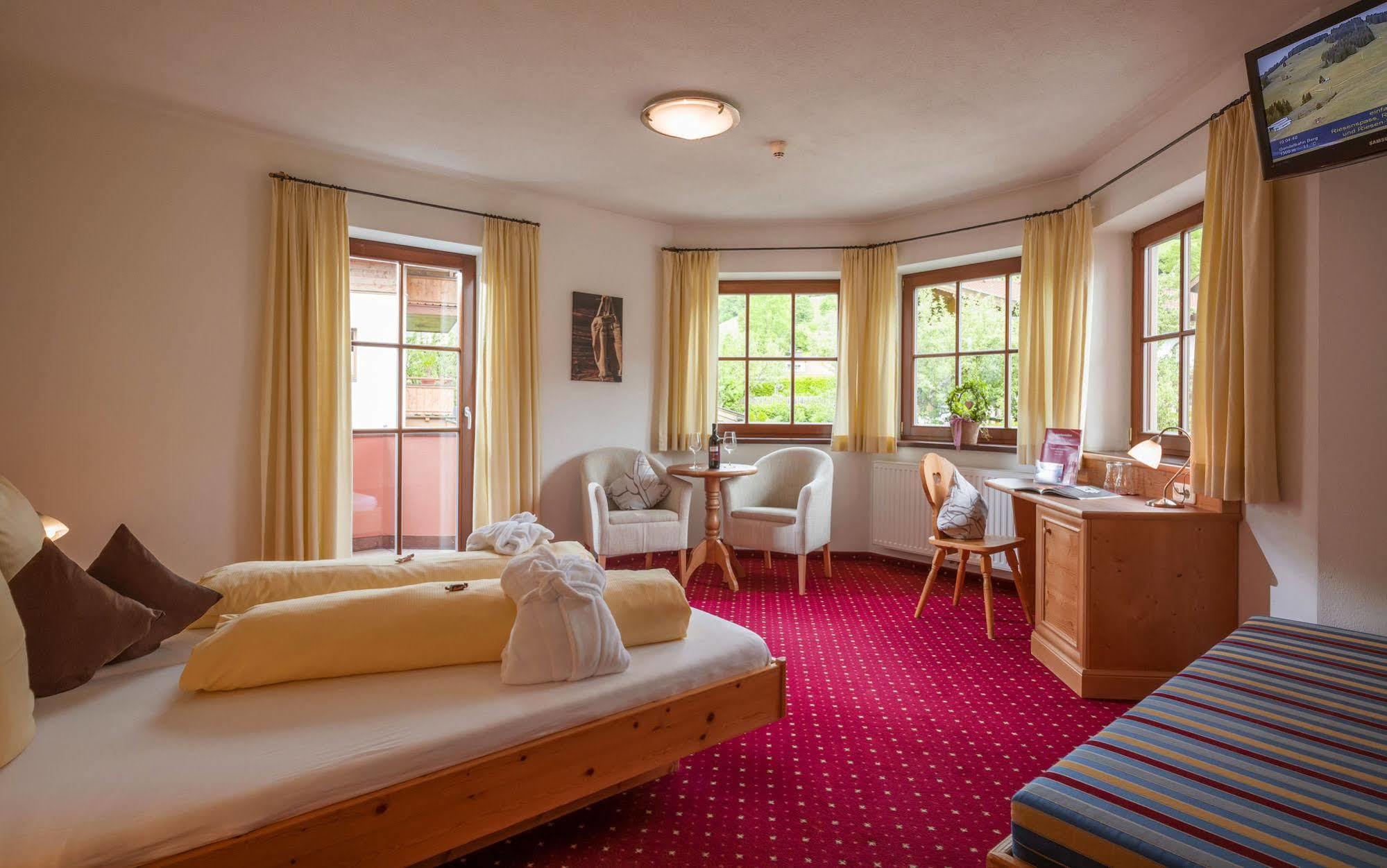 Hotel Reitlwirt บริกเซินอิมทาเล ภายนอก รูปภาพ